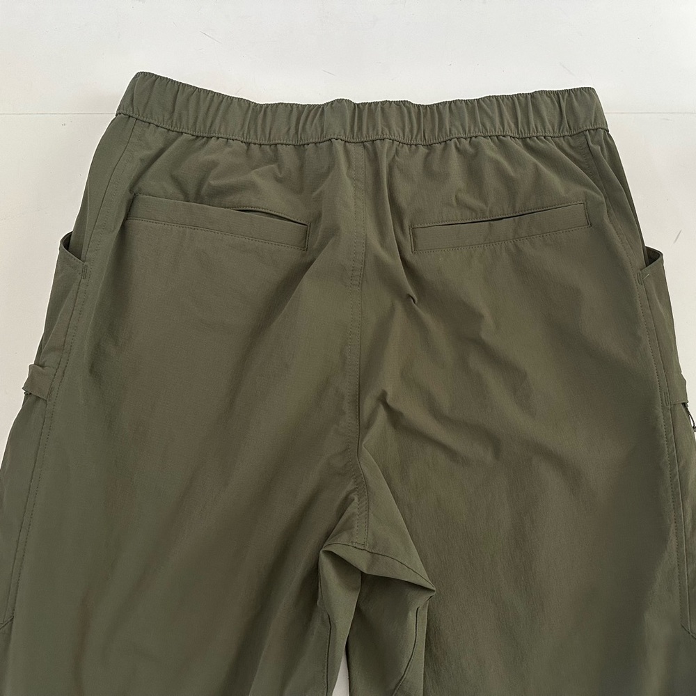 Uniqlo Olive Green Cargo Straight Leg Nylon Pants size Large (33-36”) - Picture 10 of 10